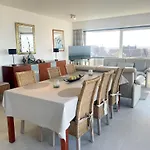 In With Sea Views Apartment