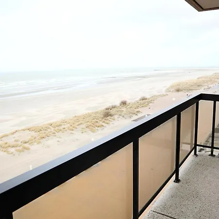 Apartment In With Sea Views