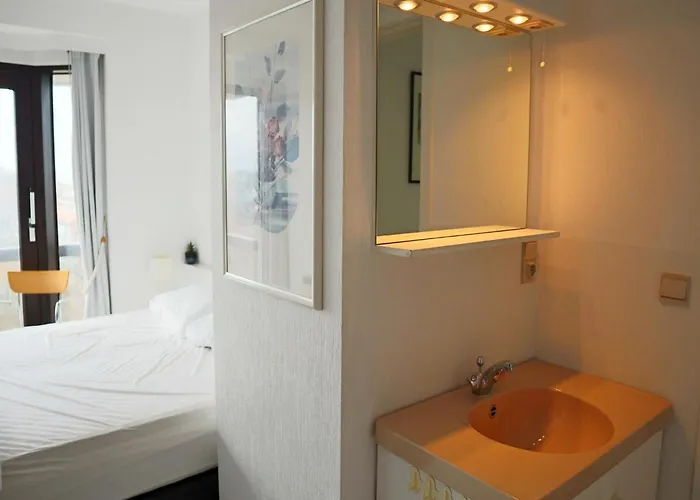 アパート In With Sea Views ニーウポールト